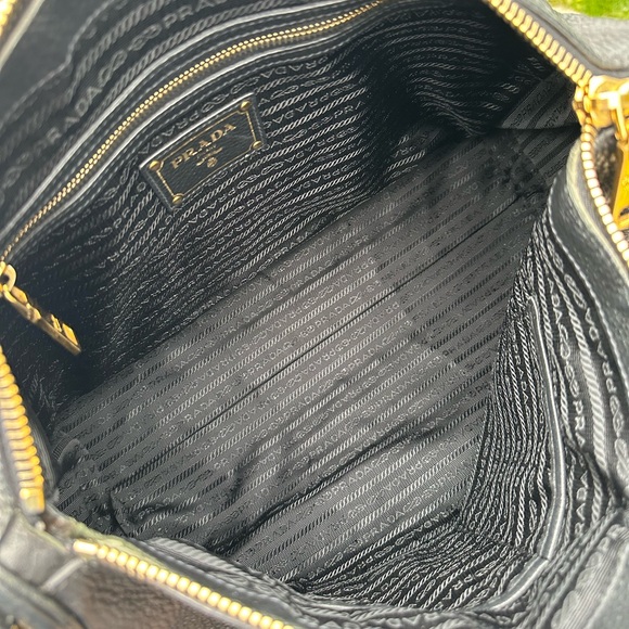 ❗️SOLD❗️PRADA CROSSBODY BAG - Picture 12 of 16